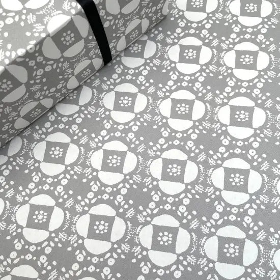 REGARO PAPIRO / Wrapping Paper -Tile-style floral pattern /Gray [5 sheets]