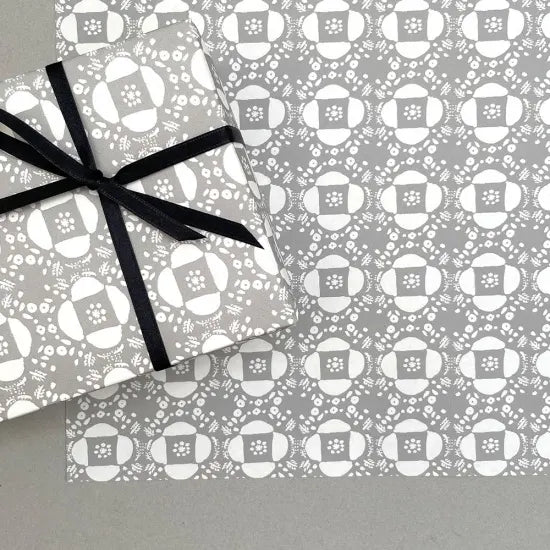 REGARO PAPIRO / Wrapping Paper -Tile-style floral pattern /Gray [5 sheets]